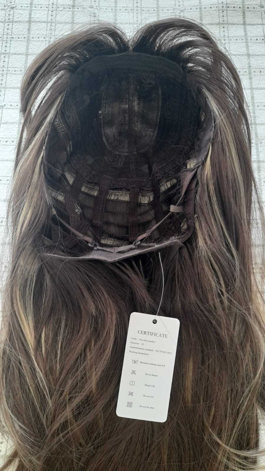 Wig de fibra (Peruca) mista marrom e loira