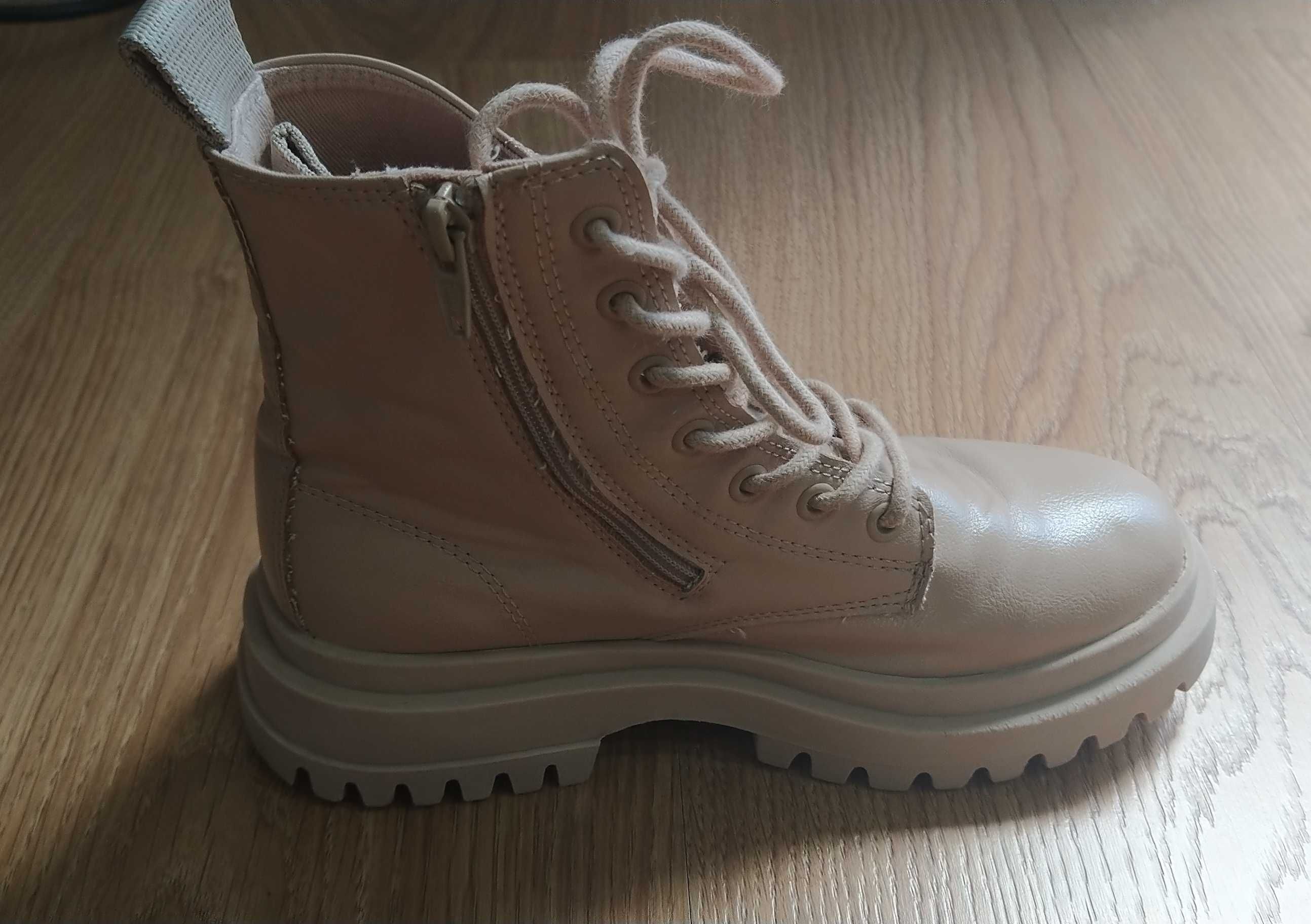 Botas Zara cor cru