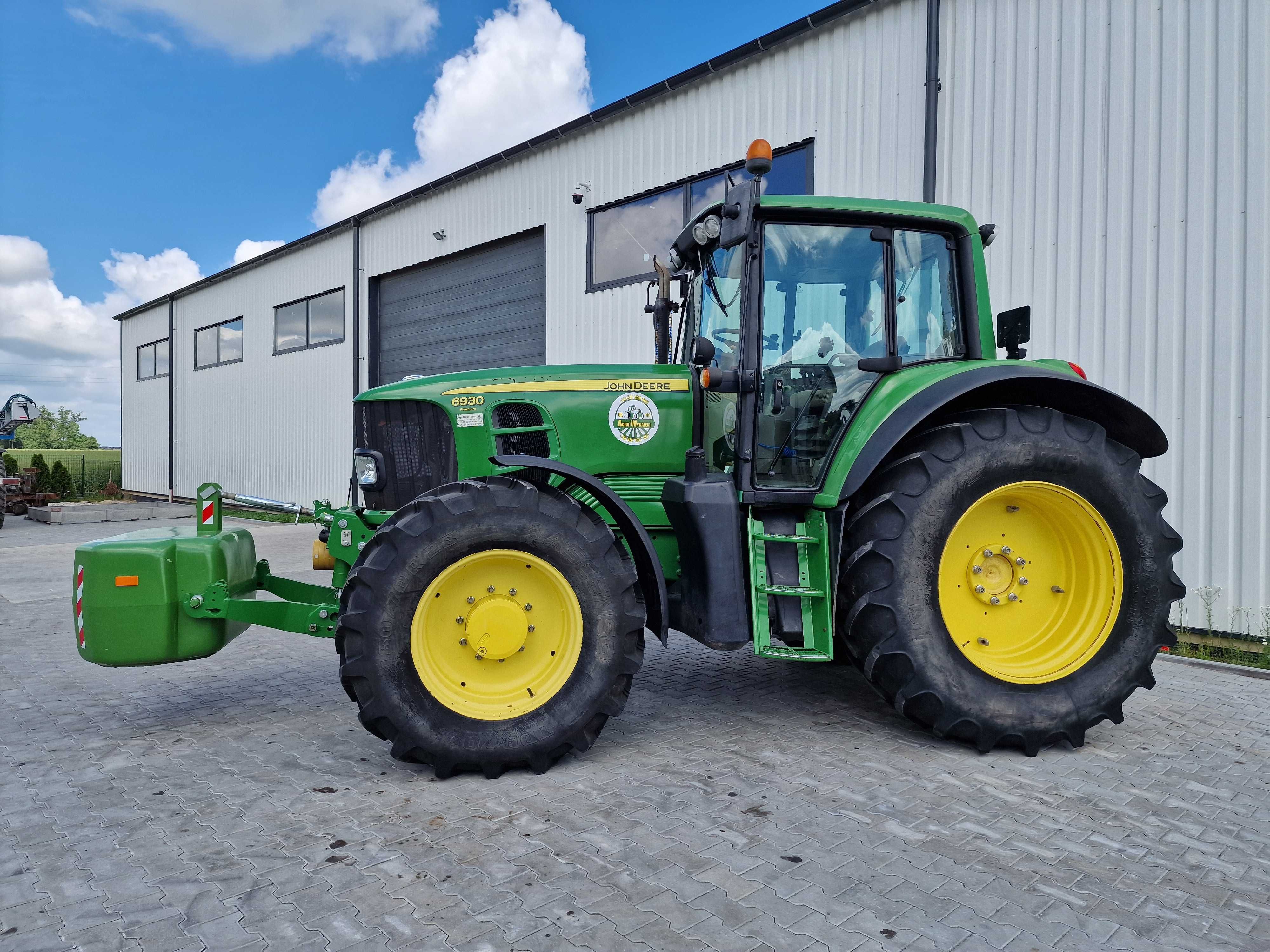 Wynajem ciągnika rolniczego John Deere 6930, 160KM-182KM