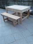 Mesa com  bancos