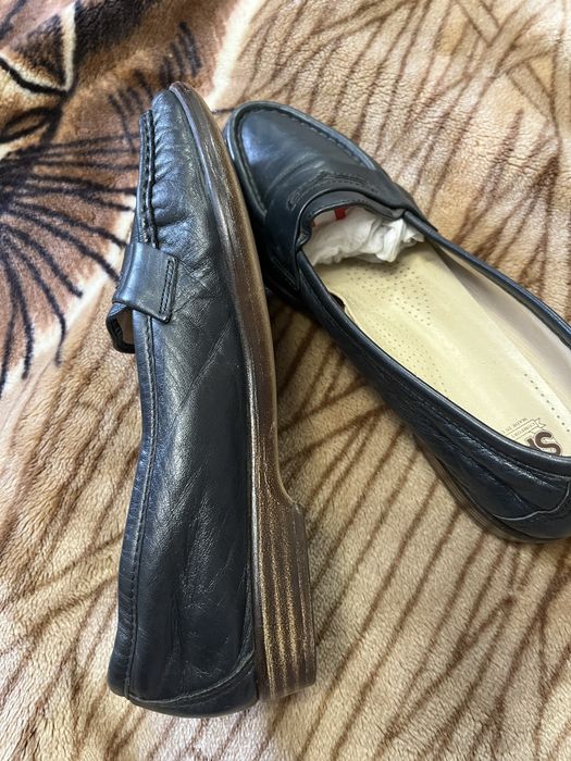 Взуття жіноче б.у. Стан на фото