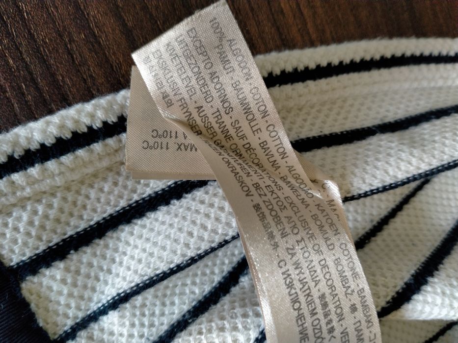 Sweter bawełniany Massimo Dutti.