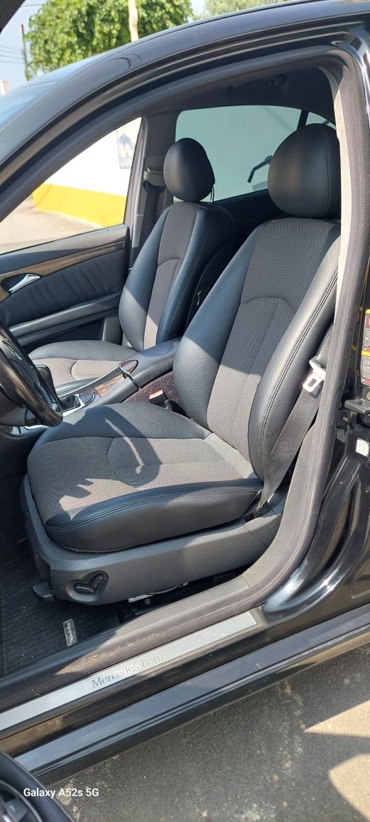 Mercedes E220 CDI ano2003 com películas averbadas insp10/2026 pneu nov