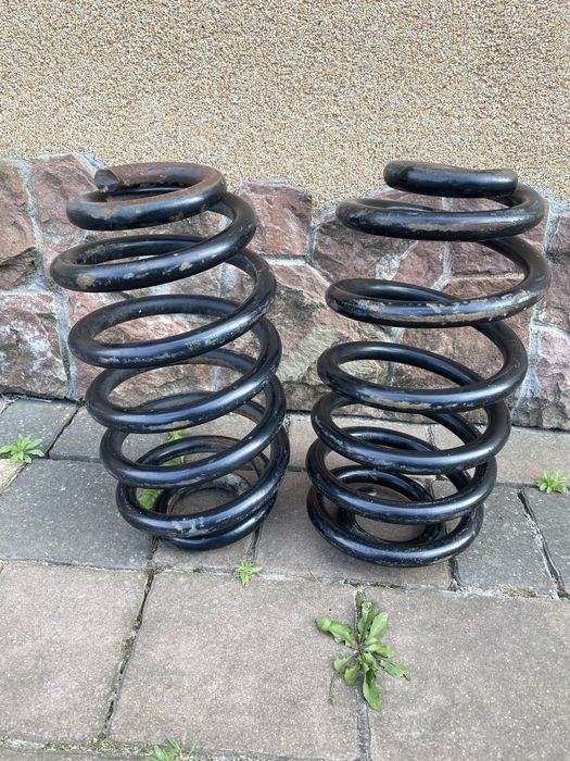Продам пружини задні на BMW e 39 , OPEL OMEGA.