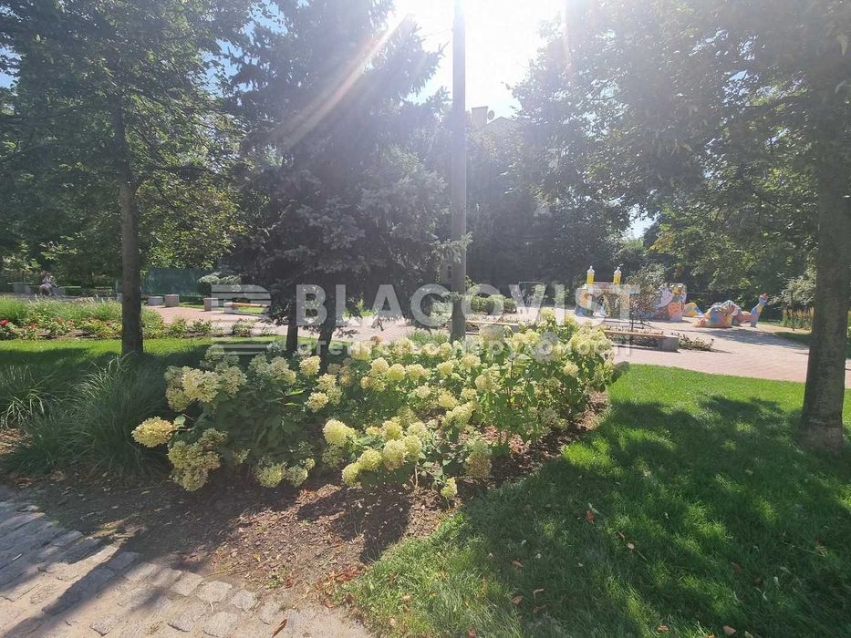 Михайлівська, 21