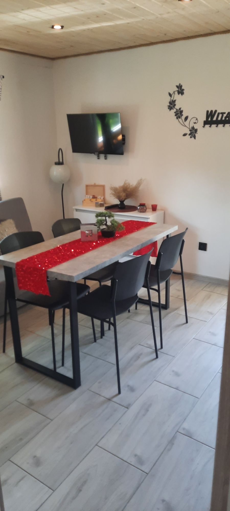 Solina Polańczyk Domek letniskowy nad jeziorem solińskim.