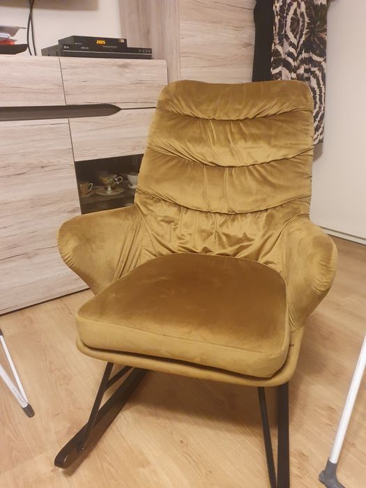 Fotel Bujany Złoty
