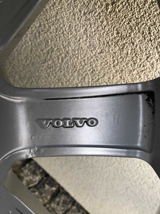 Oryginalny komplet kół do Volvo Rozmiar 225/50/17 OKAZJA