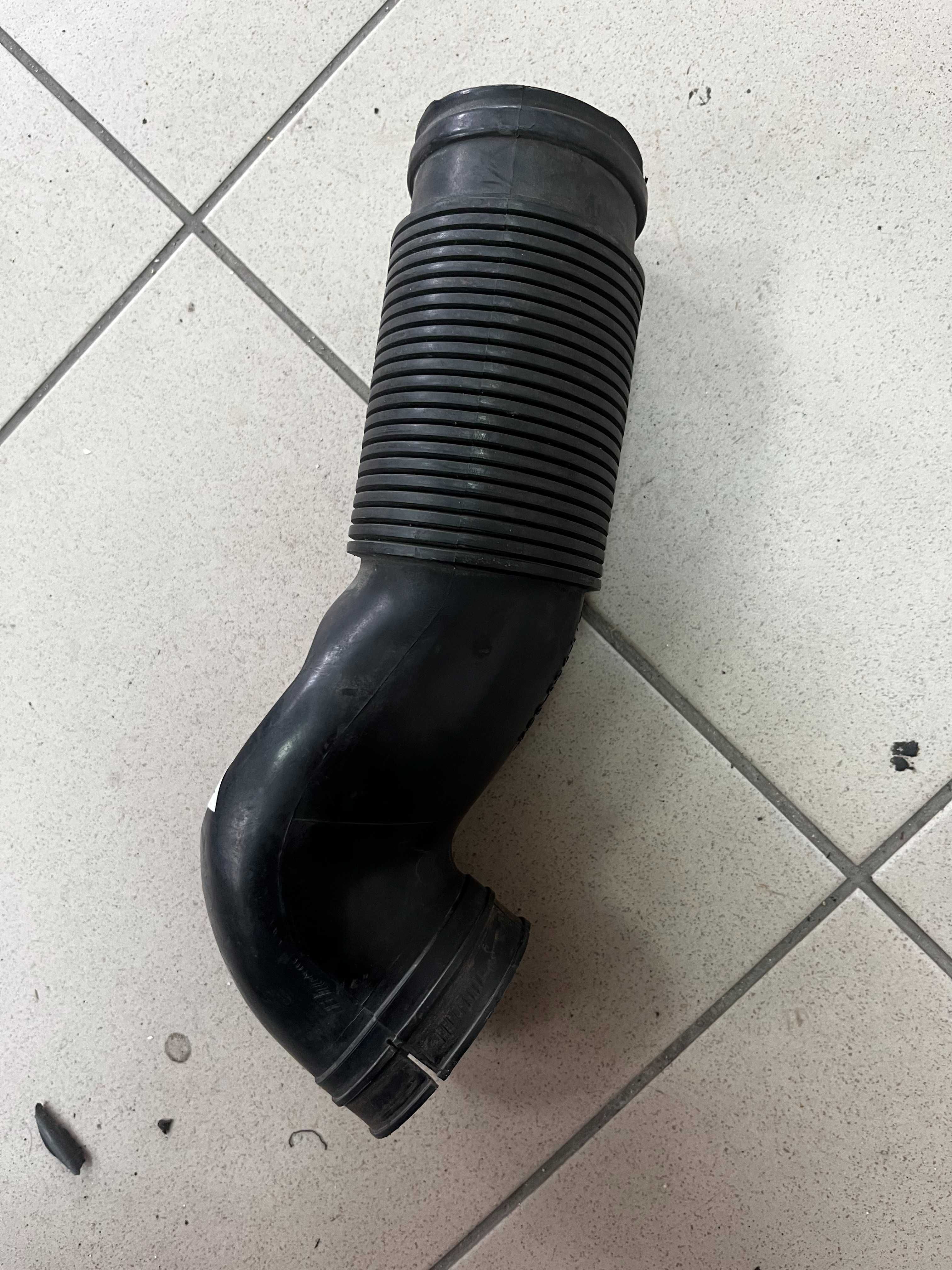 Plastikowa rura obudowa wąż przewód chłodzenia alternatora BMW E36 M52