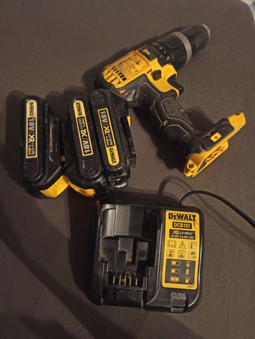 Mocna wkrętarka 18v z udarem  DeWalt zestaw bateria ładowarka