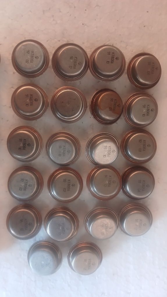 Продам транзисторы кт(2т)808а новые