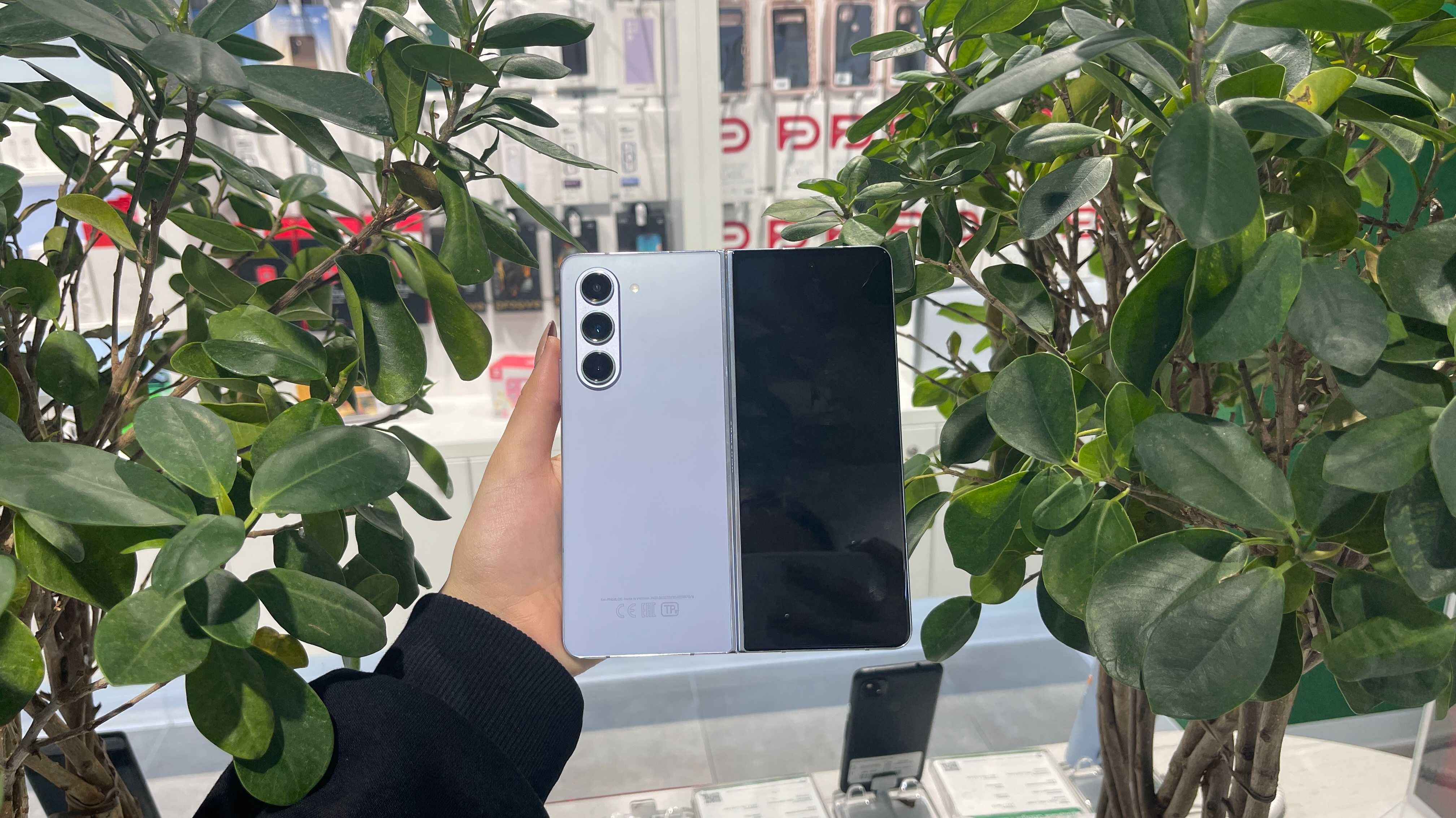 Оплата частинами 0% Samsung Galaxy Z Fold5 12/1TB Icy Blue Гарантія
