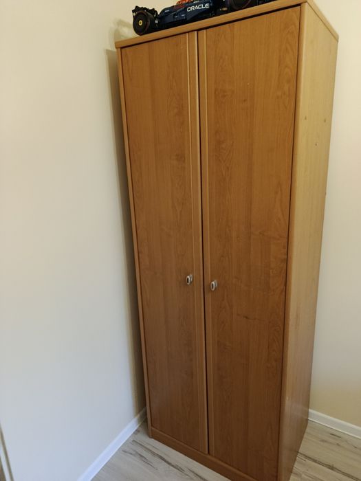 Szafa ubraniowa pojemna