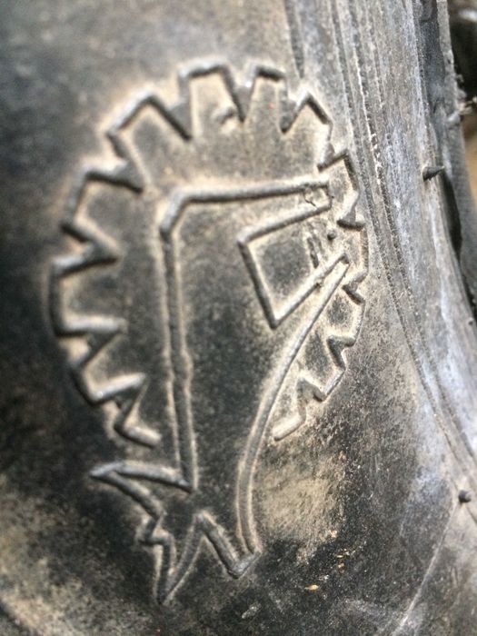 Шины  6.70х15 И-194 для Газ 21 с малим  пробігом та наварні 2шт