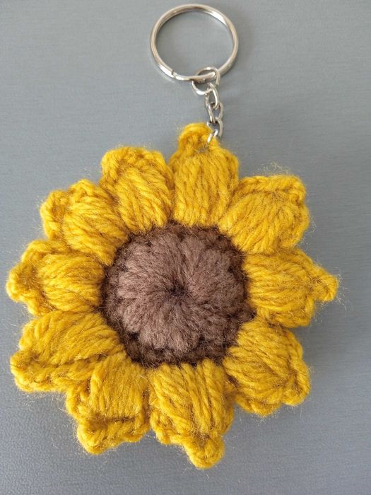 Breloczek - słonecznik 3d - żółty z brązem -
