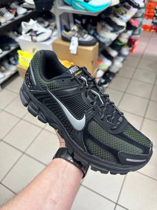 Кросівки Nike Zoom Vomero 5 ( РОЗМІР 40,41,42 )