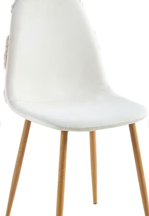 Cadeiras boho bordadas atras homestaging