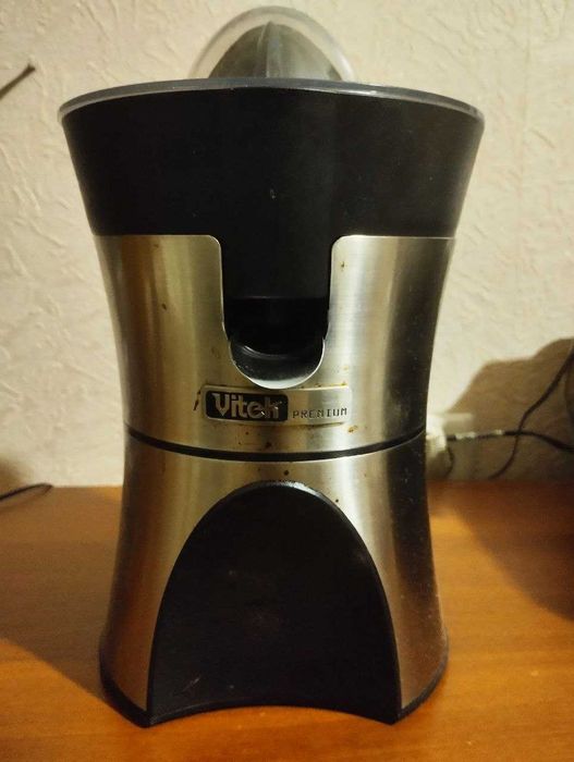 соковитискач для цитрусових Vitek, б/в, нержавіюча сталь