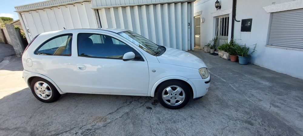 Opel Corsa 2005 comercial