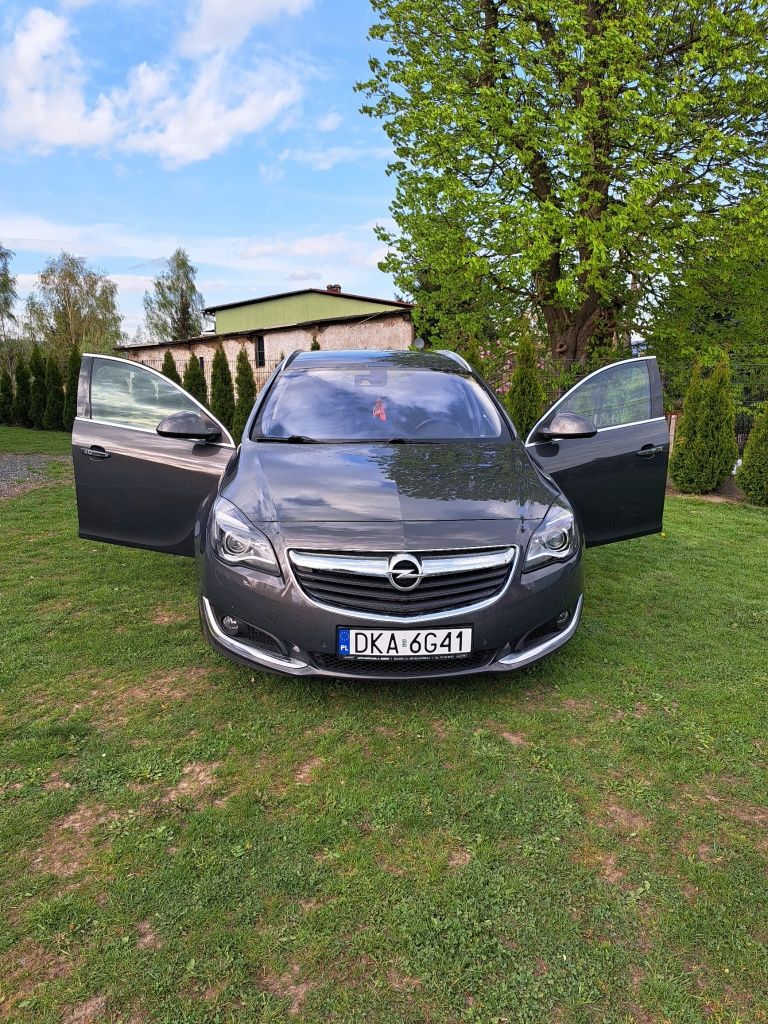 Opel Insignia Sports Tourer 2015 po lifcie - nie wymaga wkładu finanso