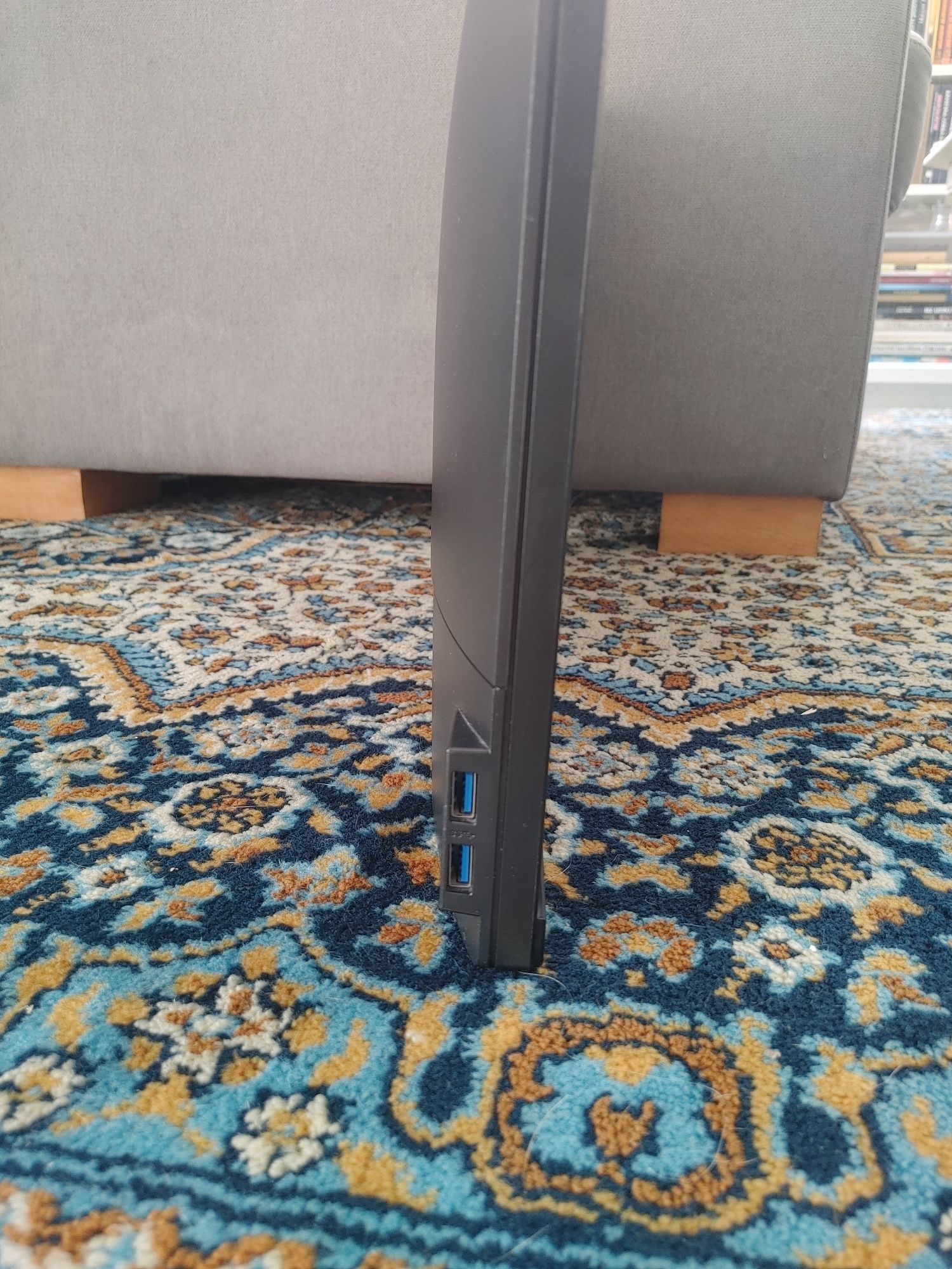 Monitor Dell-uszkodzony wyświetlacz