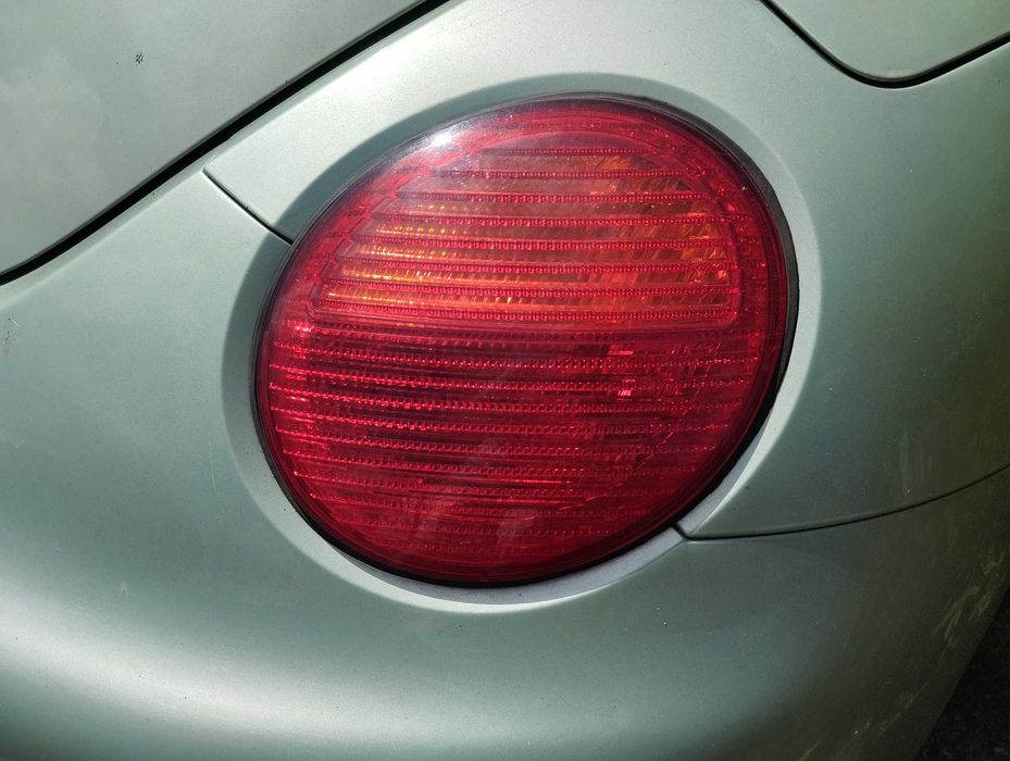 Volkswagen New Beetle 1.9TDI 2000r.Lampa tylna prawa.