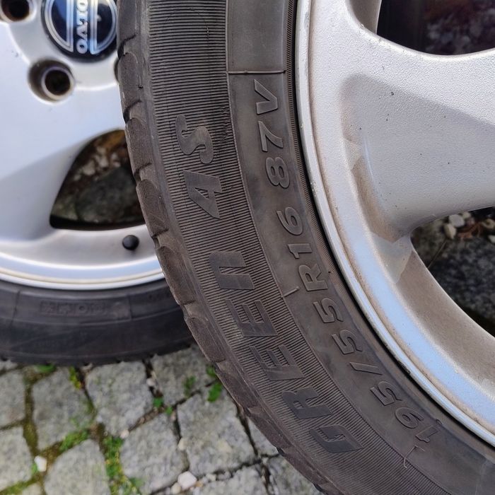 Felgi aluminiowe z oponami całorocznymi 195/55/16r  volvo
