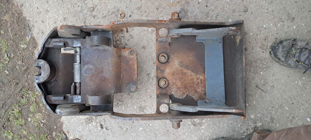 Zaczep dolny  HS 3000-S-FT Case New Holland Fend