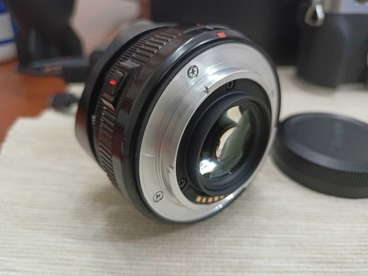 Fujifilm XF 27mm f/2.8 R WR c/parasol e filtro