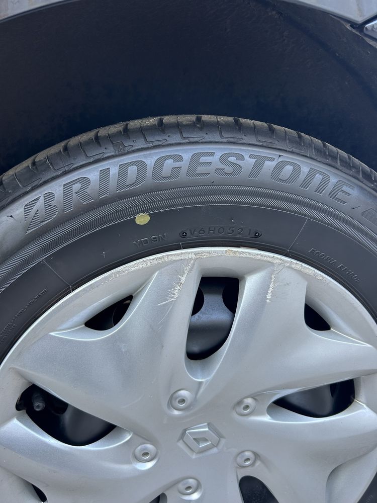 Комплект коліс+диски+ковпаки Рено Меган 3 Bridgestone Ecopia EP150 R15