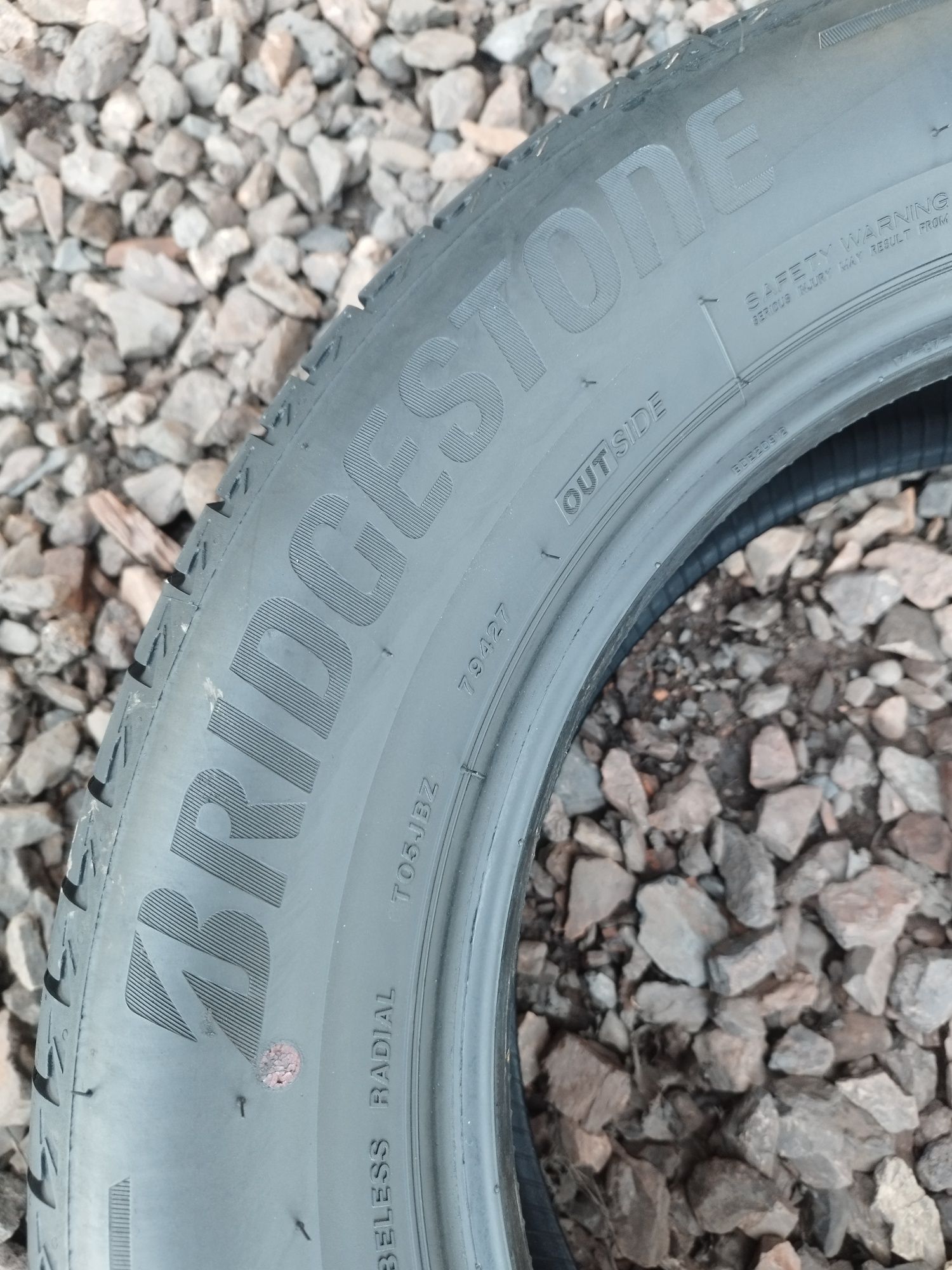 Letnie Bridgestone 215/60R17. 2022 r.