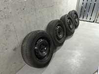 Koła stalowe zimowe 4x100 185/65 R15 z czujnikami TPMS Dacia