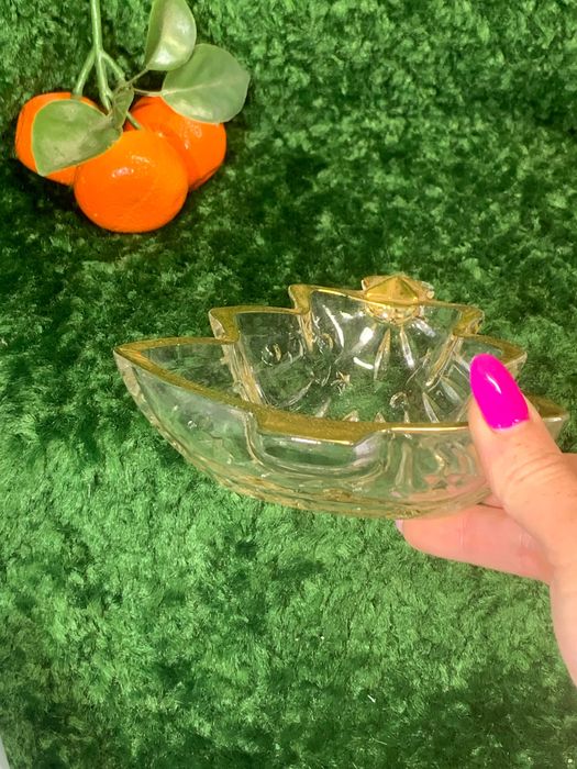 Цукерниця скляна у формі ялинки облямівкою Вишукана скляна цукерниця