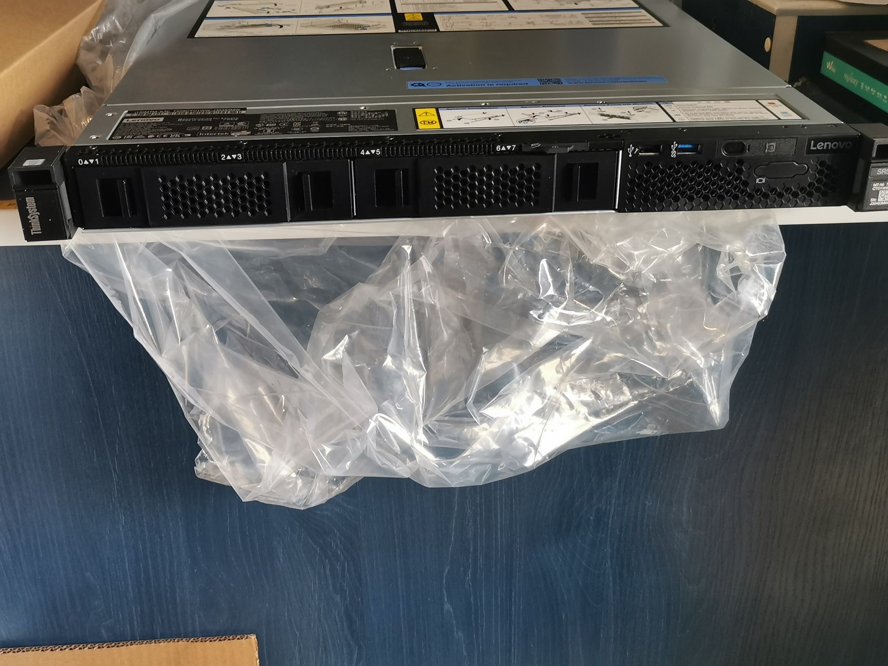 serwer Lenovo SR590