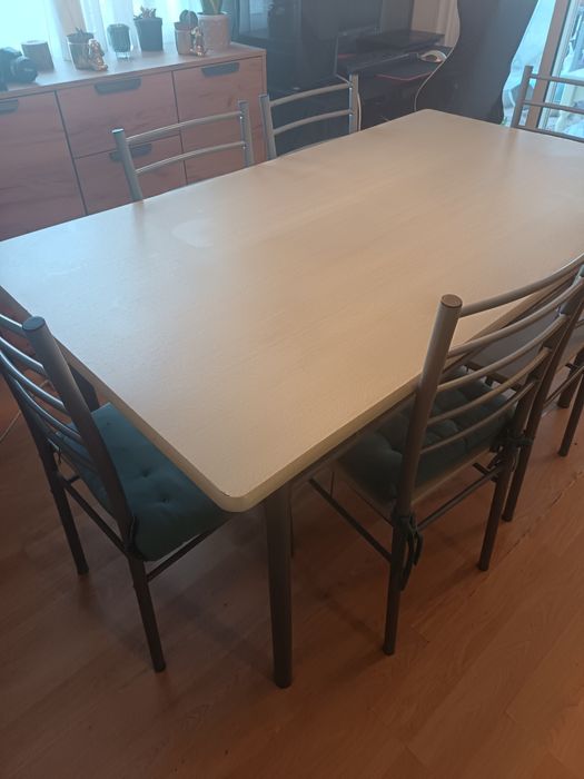 Mesa de jantar com 6 cadeiras