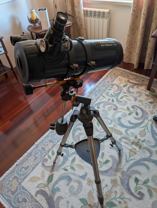 Telescópio Celestron 114 EQ