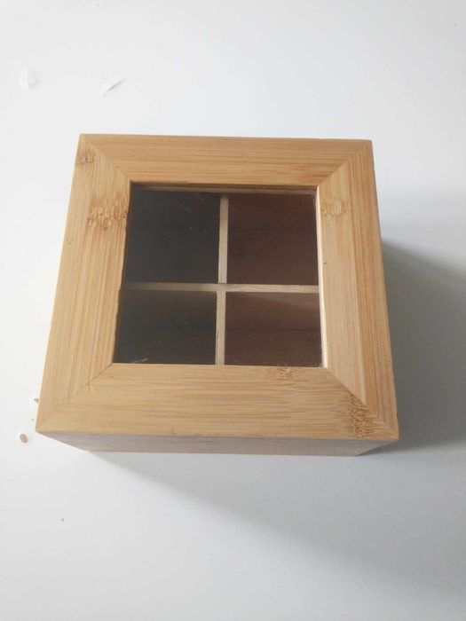 Pojemnik/skrzynka na herbaty