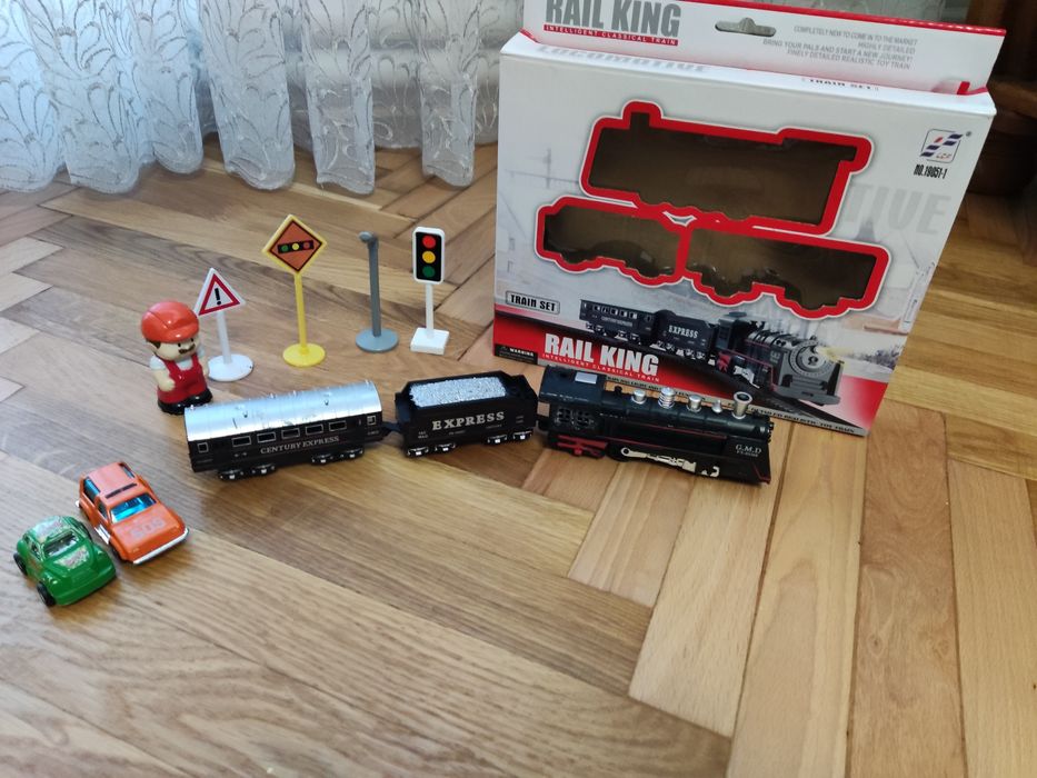 Пластиковий поїзд