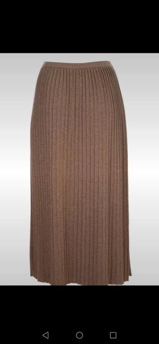 Skład: 78% wiskoza, 14% poliester, 8% lurex