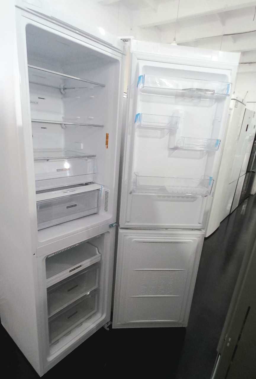 Холодильник з морозильною камерою Whirlpool W7X82OW