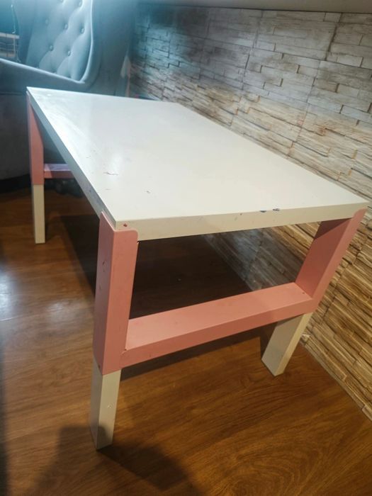 Oddam biurko dla dzieci IKEA regulowane.