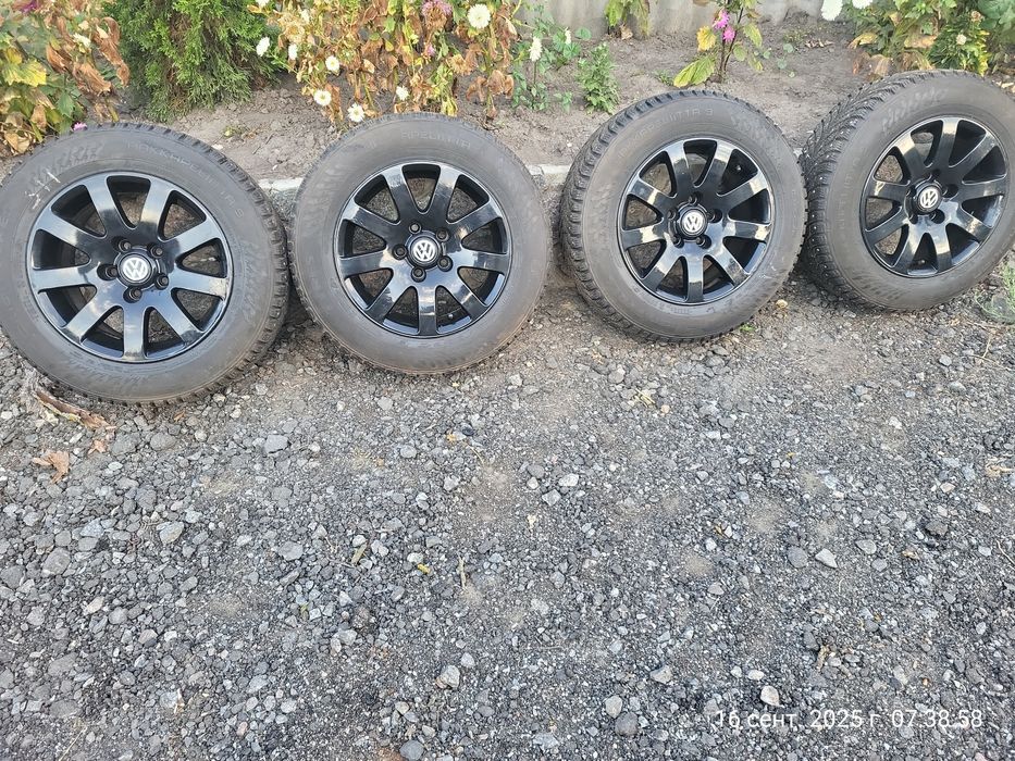 Продам шини з дисками NOKIAN NAKKAPELITTA 9 TIRES 195.65.R15