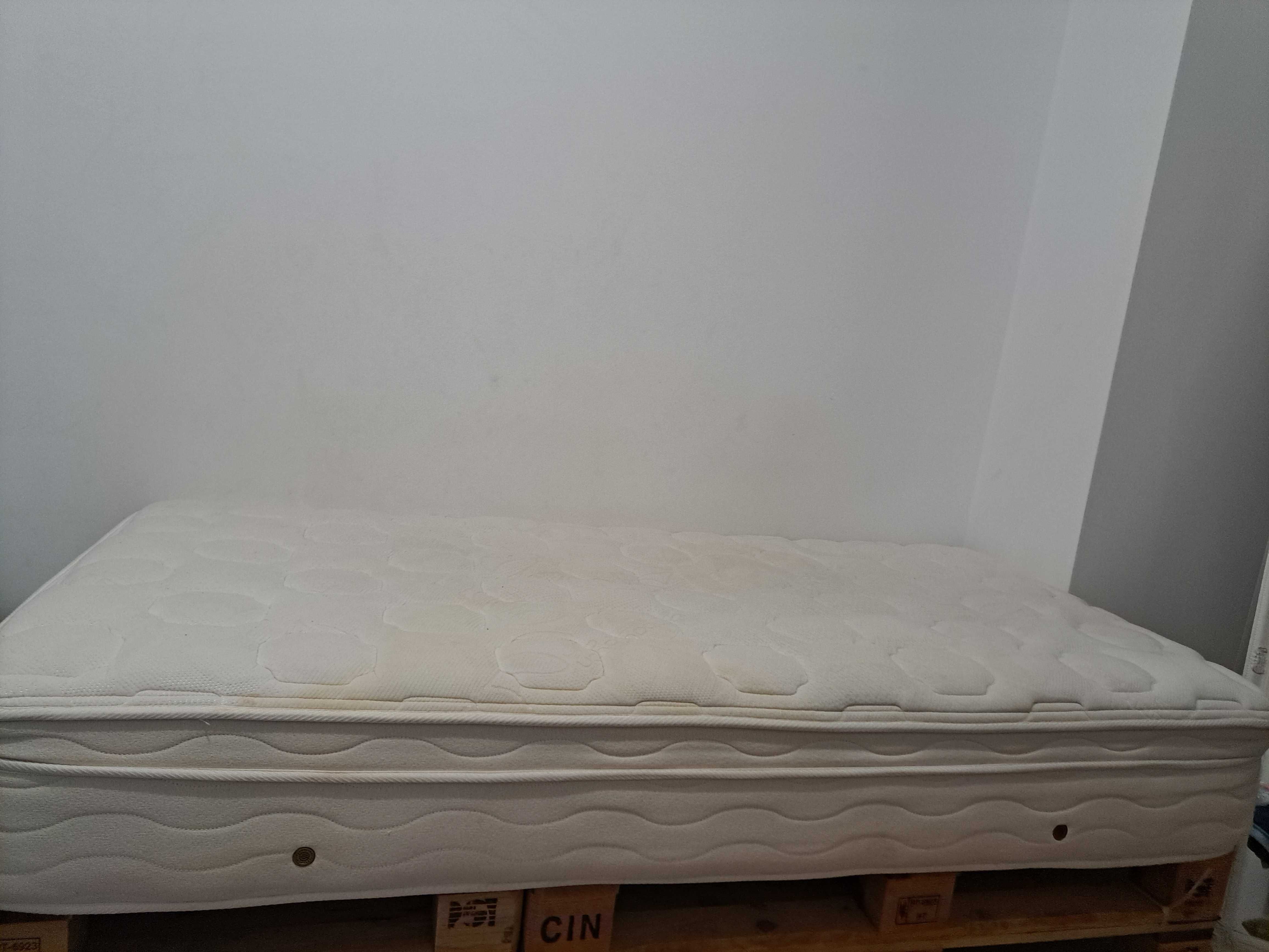 Cama solteiro - sommier e colchao