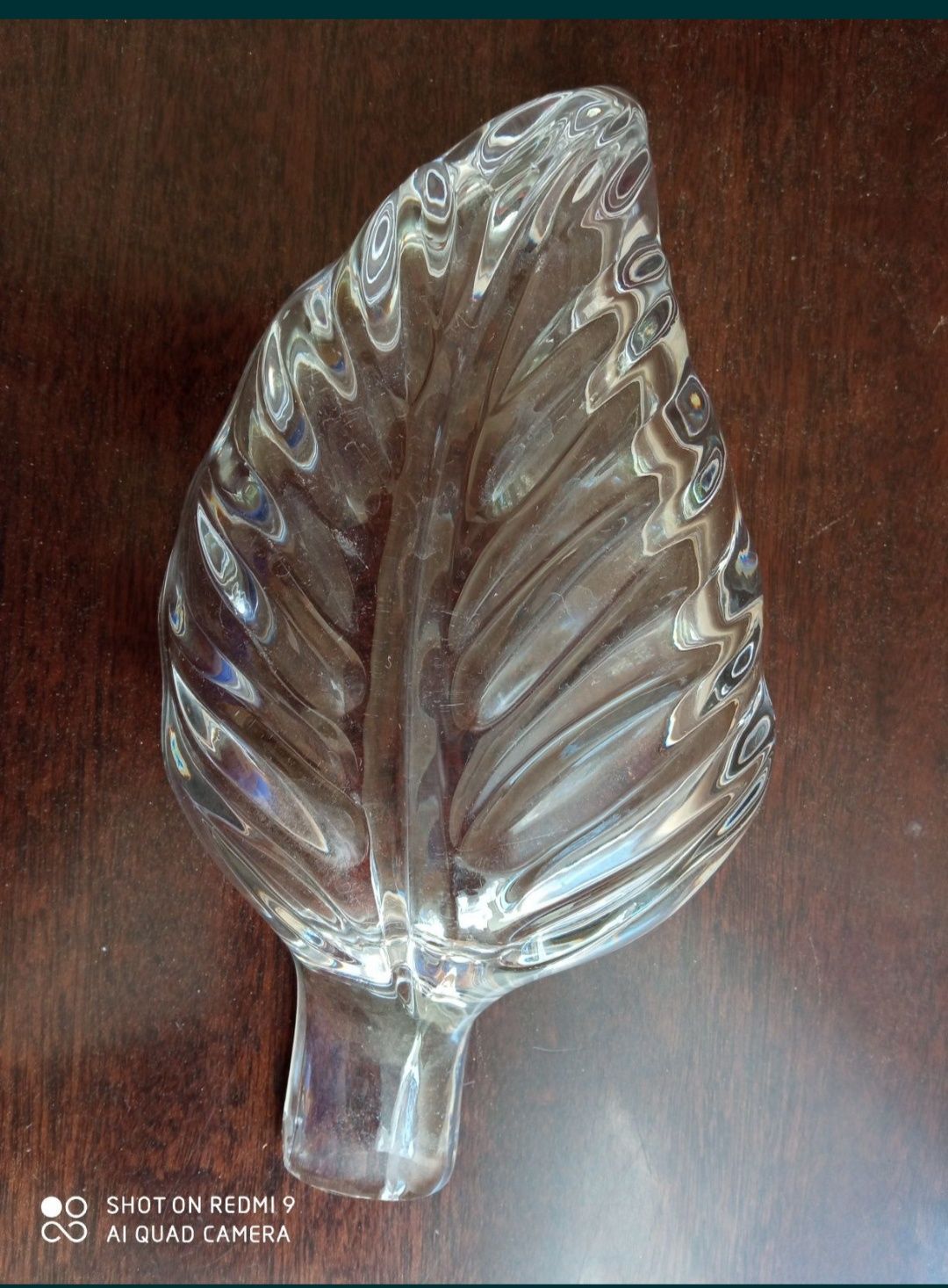 Popielniczka  szklana w kształcie liścia