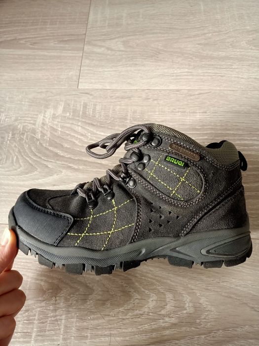 Buty outdoor dla chłopca marki brugi roz 33