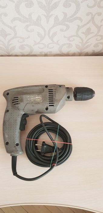 Продам дрель Интерскол