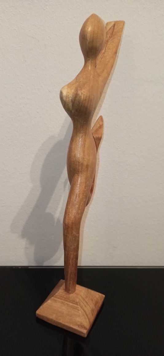 Figurka w drewnie Rzeżba tańczącej Kobiety Akt h 35 cm