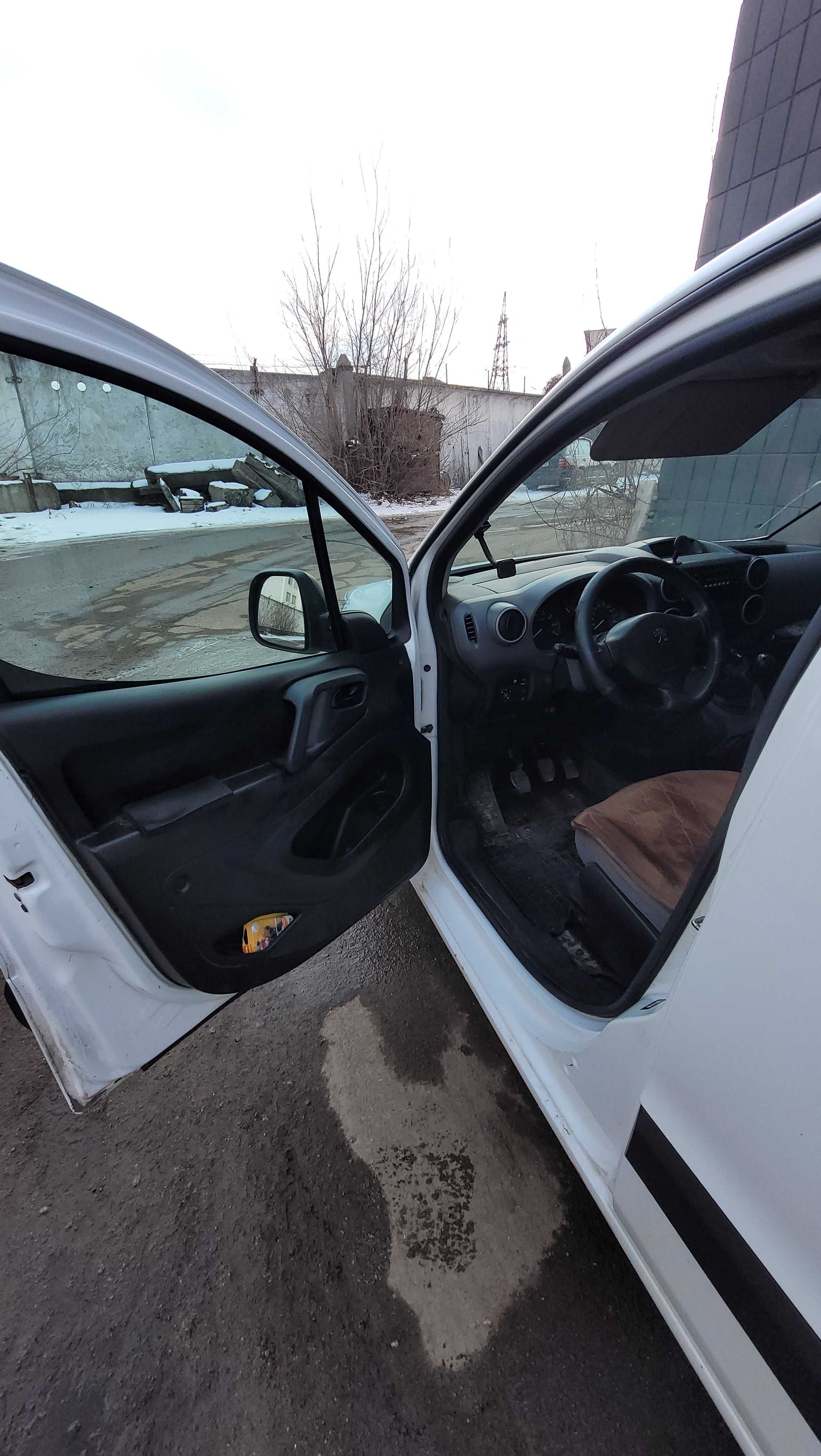 Peugeot Parter 2013 Довга база