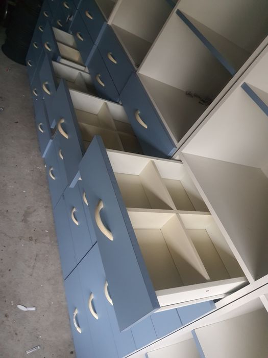 Szafki regały półki