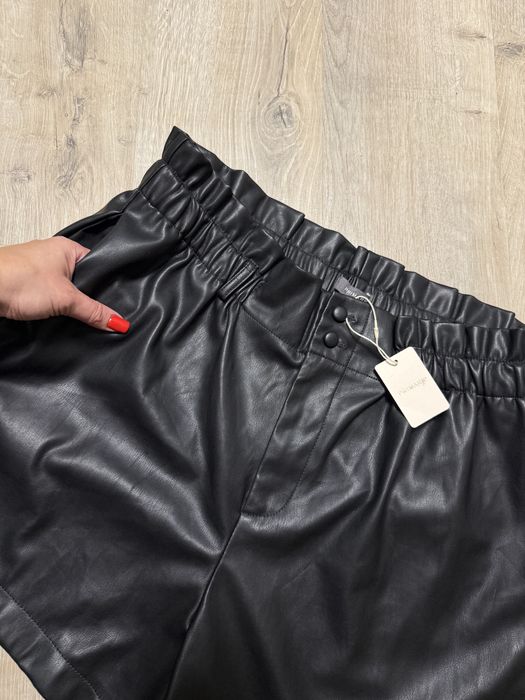 шкіряні шорти на резинці і високій посадці primark 46/2-3xl